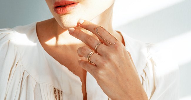 jewelry shop hero mask about.jpg